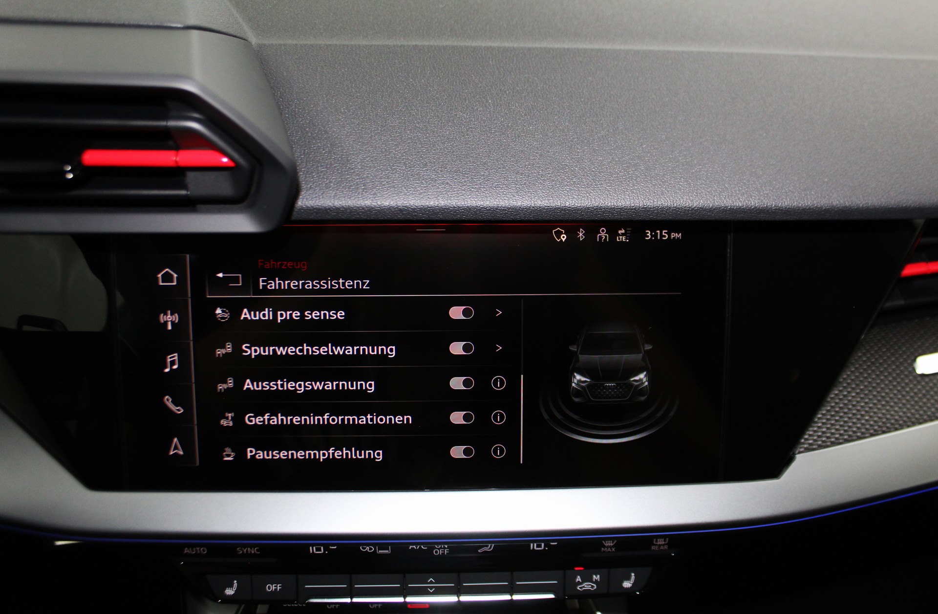 AUDI RS3 Sportback 2.5 TSI quattro S-tronic RS-Designpaket plus rot / CH-Fahrzeug-image-26