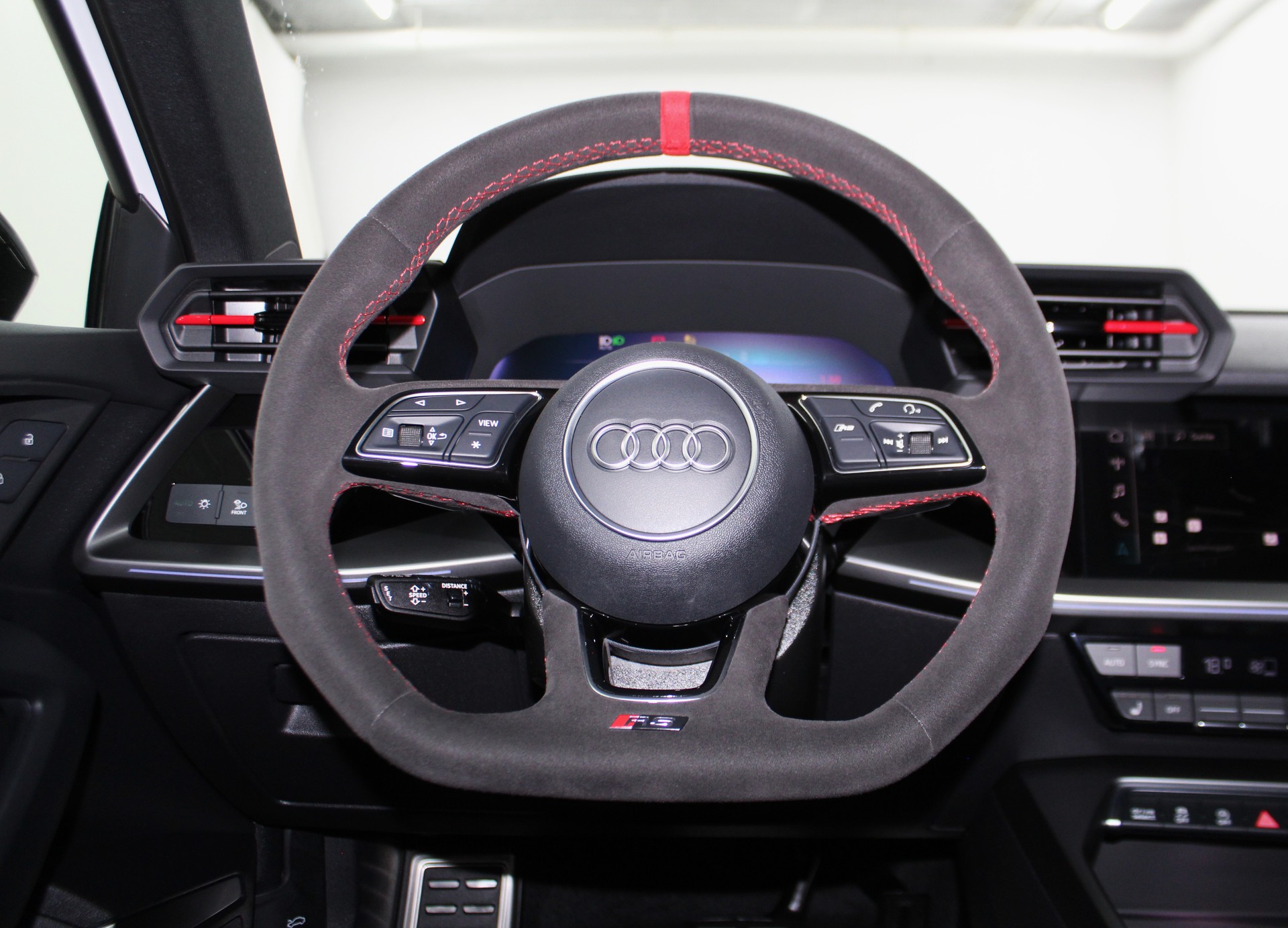 AUDI RS3 Sportback 2.5 TSI quattro S-tronic RS-Designpaket plus rot / CH-Fahrzeug-image-13