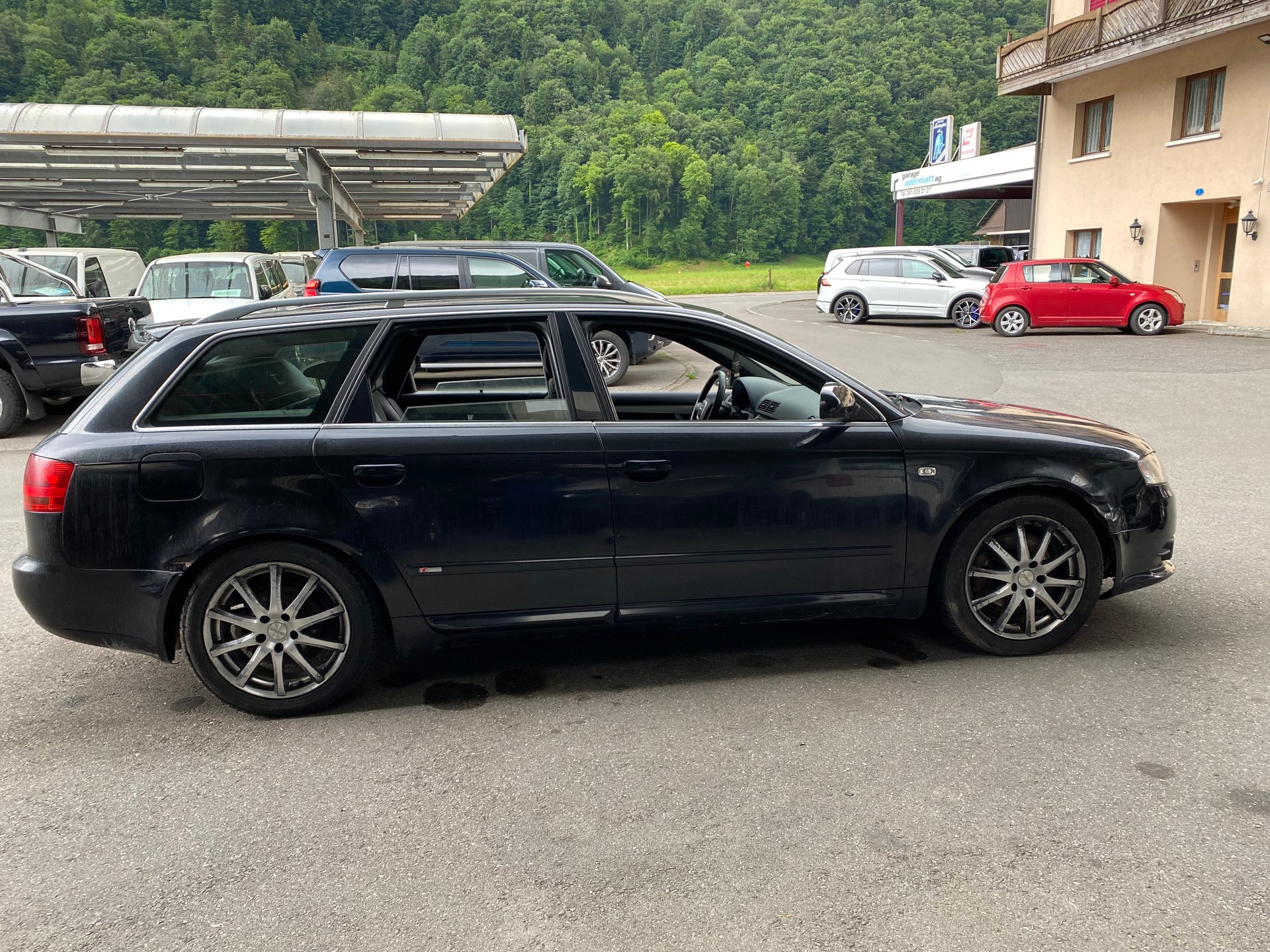 AUDI A4 Avant 2.0 TDI quattro-image-9