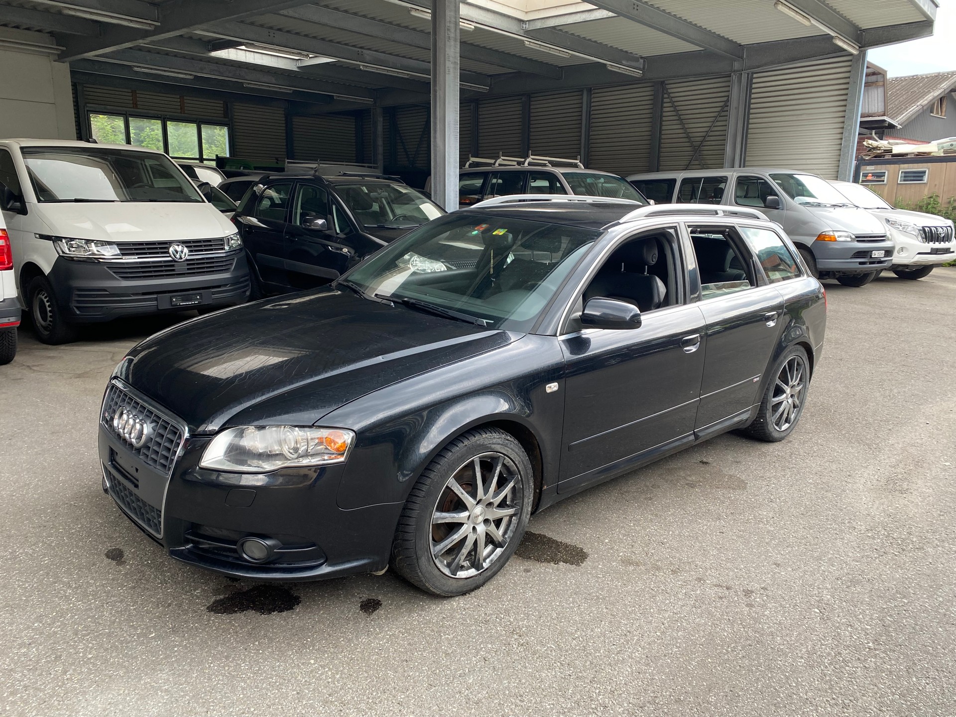 AUDI A4 Avant 2.0 TDI quattro-image-1