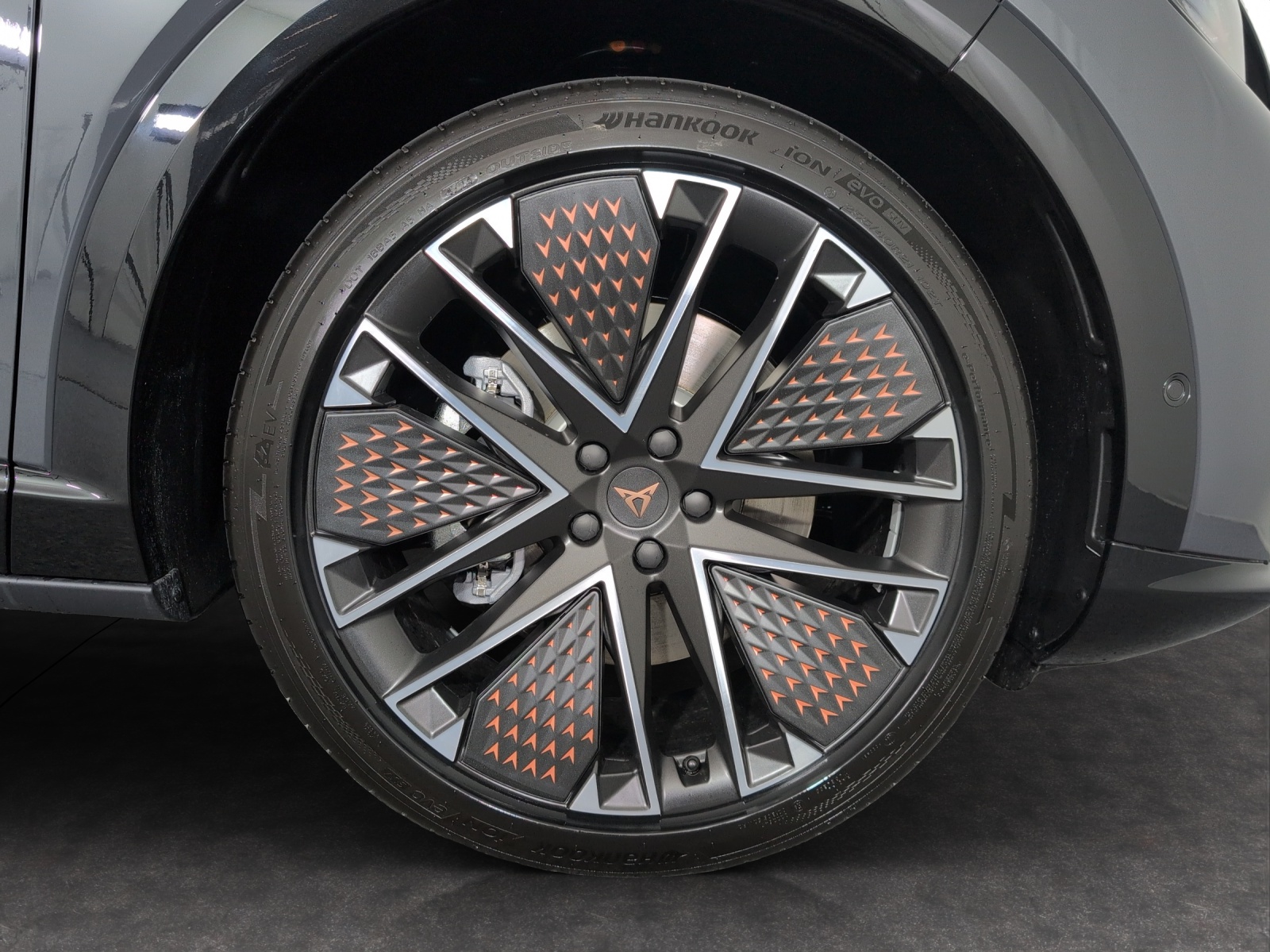 CUPRA Tavascan Type 10 77 kWh VZ Extreme-image-4