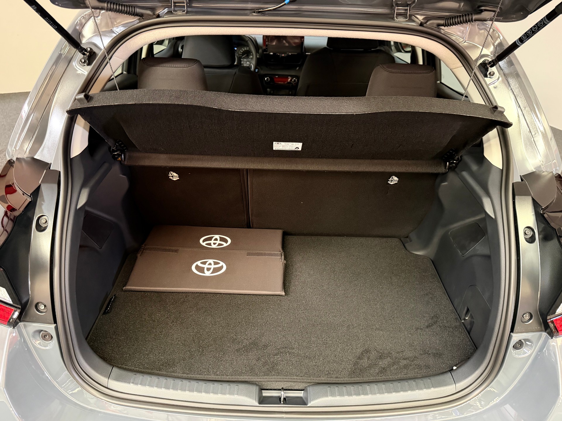 TOYOTA NEW Yaris 1.5 Comfort e-CVT-image-13