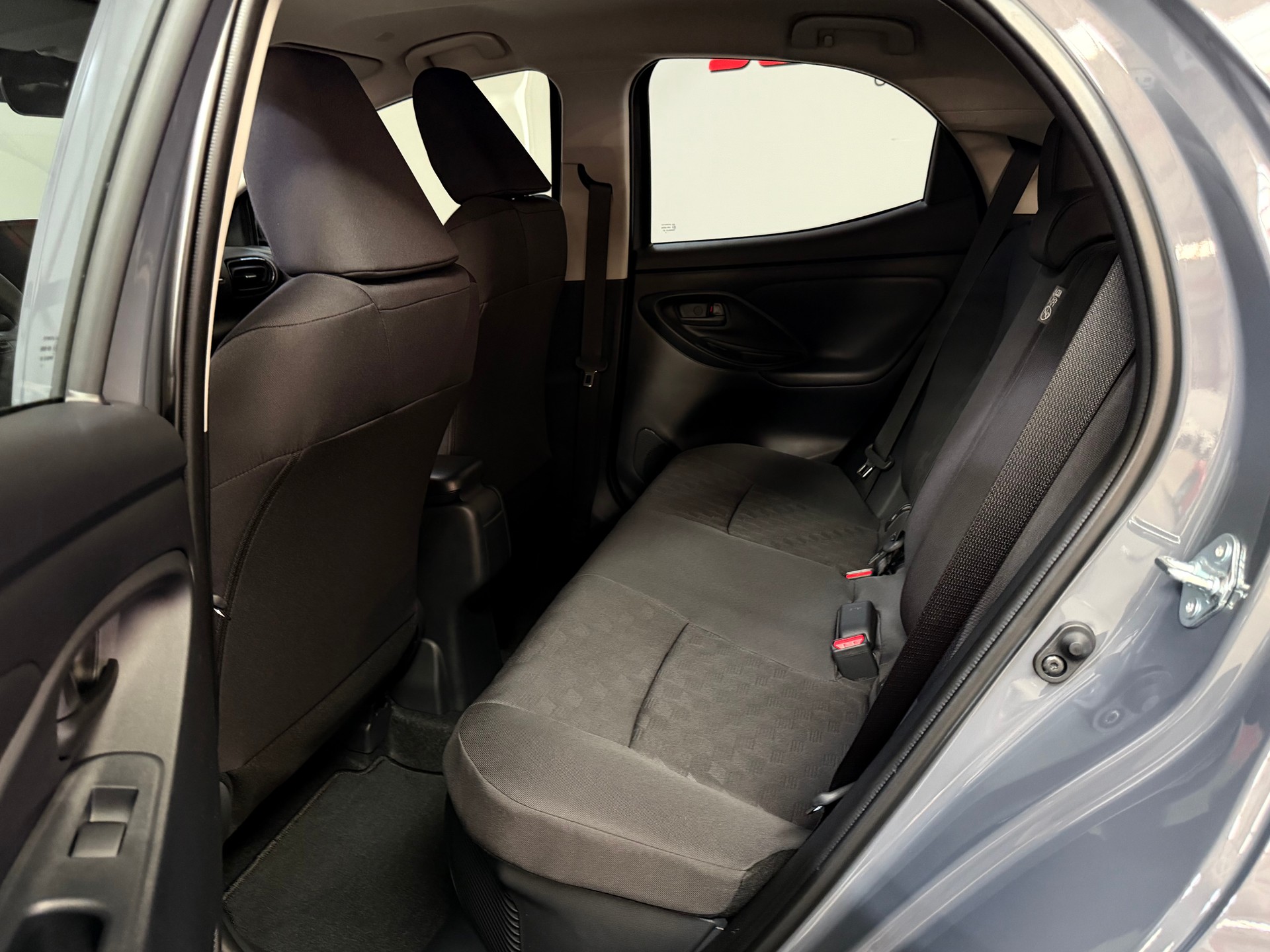 TOYOTA NEW Yaris 1.5 Comfort e-CVT-image-12