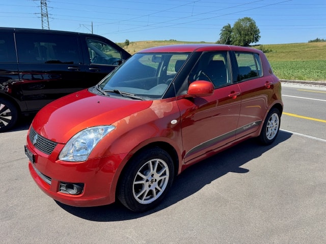 SUZUKI Swift 1.3i 16V GL Top Piz Sulai LE 4x4 **Klima** ab Service frisch MFK-image-0