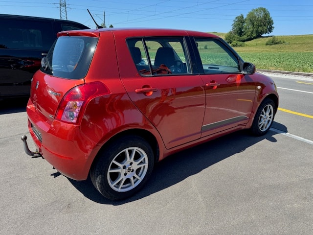 SUZUKI Swift 1.3i 16V GL Top Piz Sulai LE 4x4 **Klima** ab Service frisch MFK-image-3