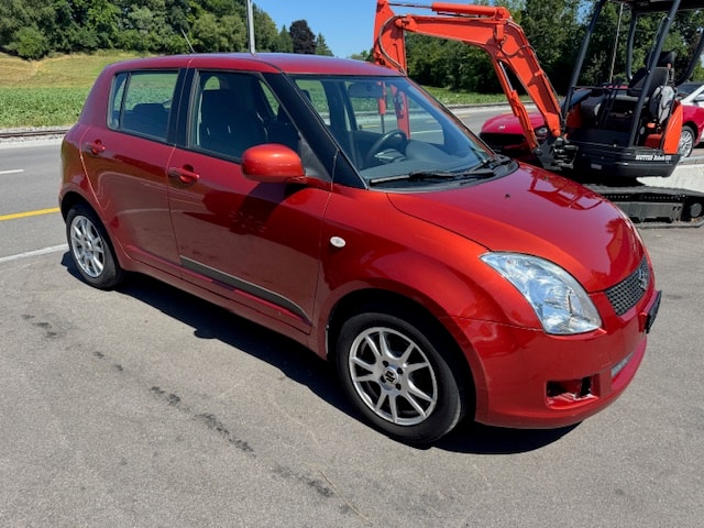 SUZUKI Swift 1.3i 16V GL Top Piz Sulai LE 4x4 **Klima** ab Service frisch MFK-image-1