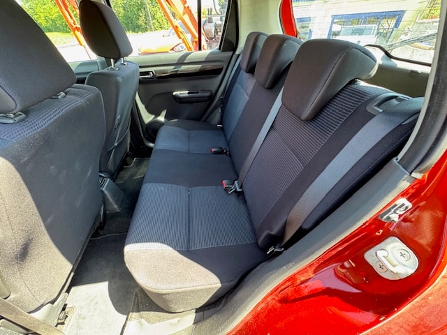 SUZUKI Swift 1.3i 16V GL Top Piz Sulai LE 4x4 **Klima** ab Service frisch MFK-image-7