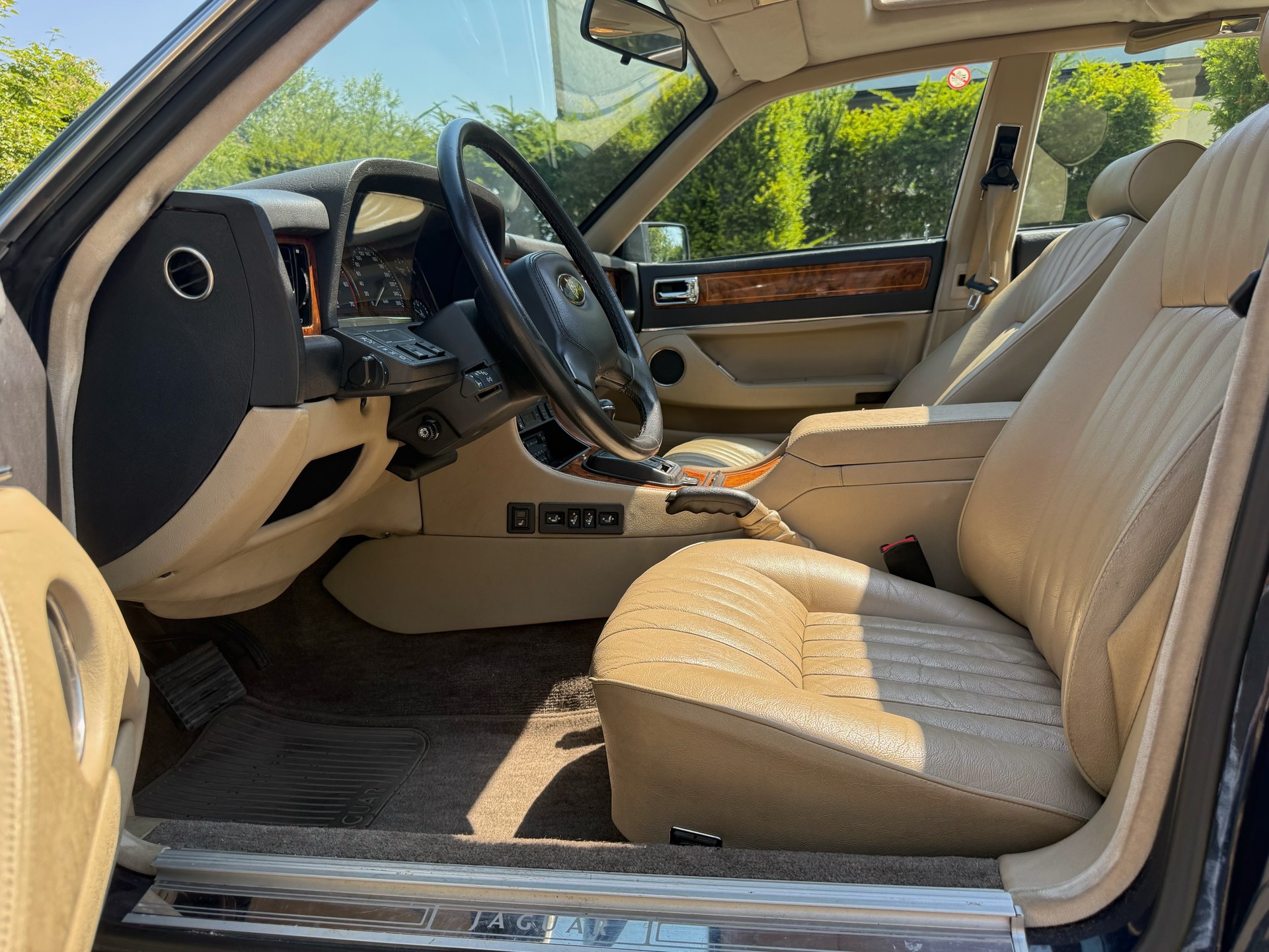 JAGUAR XJ6 4.0 Sovereign-image-8