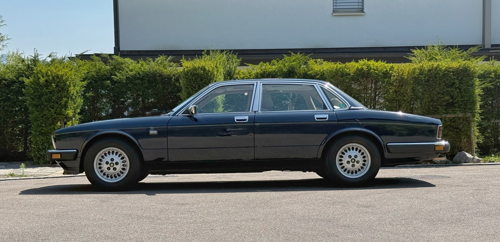 JAGUAR XJ6 4.0 Sovereign-image-6