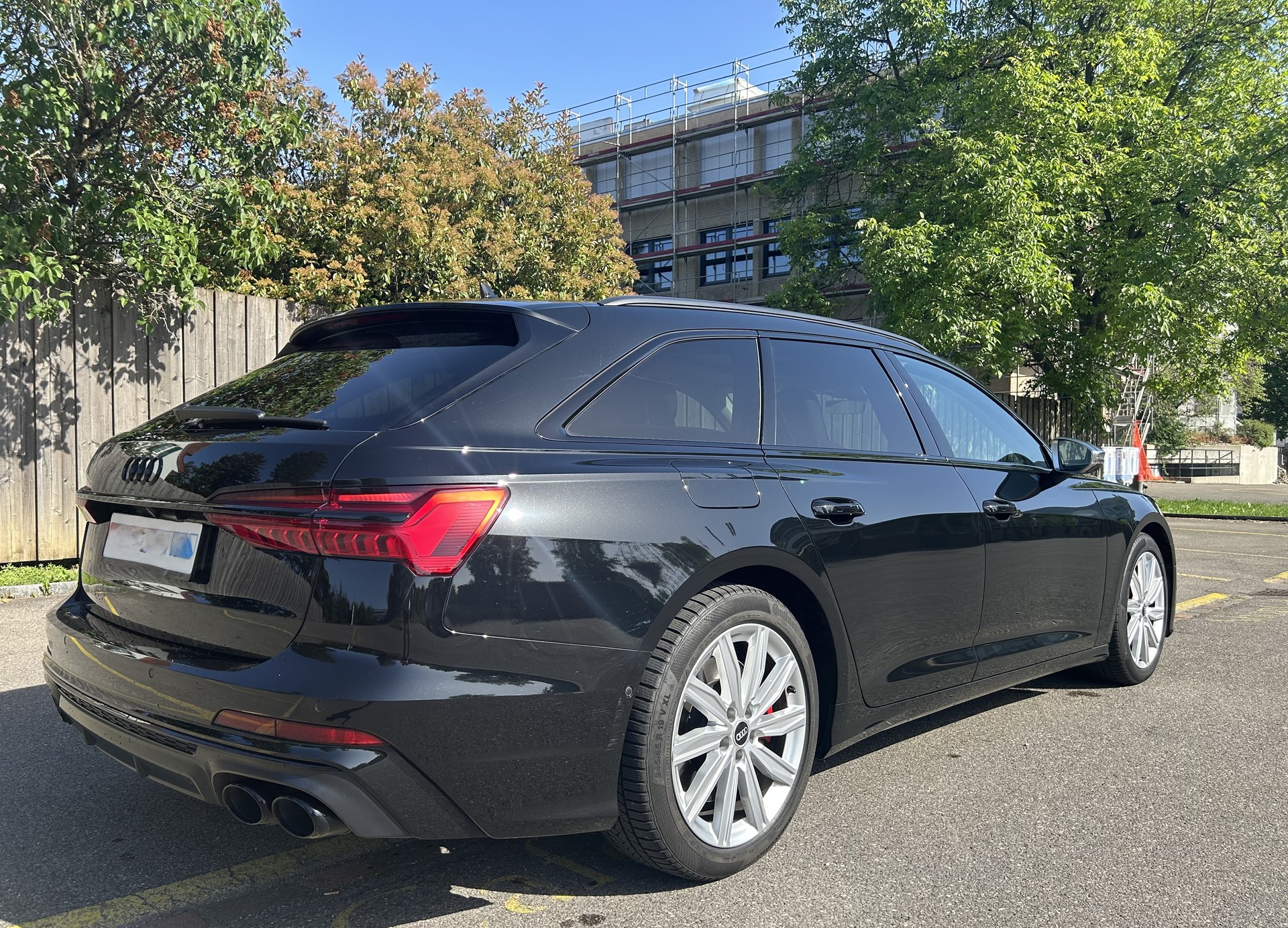 AUDI S6 Avant 3.0 TDI quatro/ Panorama/Luftfederung/AHK/344 PS-image-1