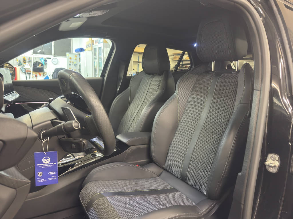 PEUGEOT 2008 1.2 PureTech 130 GT-image-4