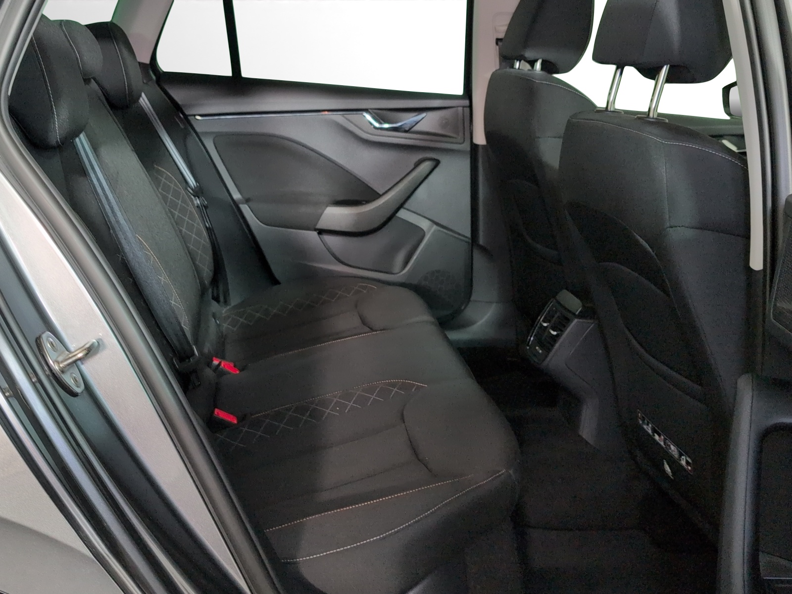 SKODA Kamiq 1.5 TSI Ambition-image-8