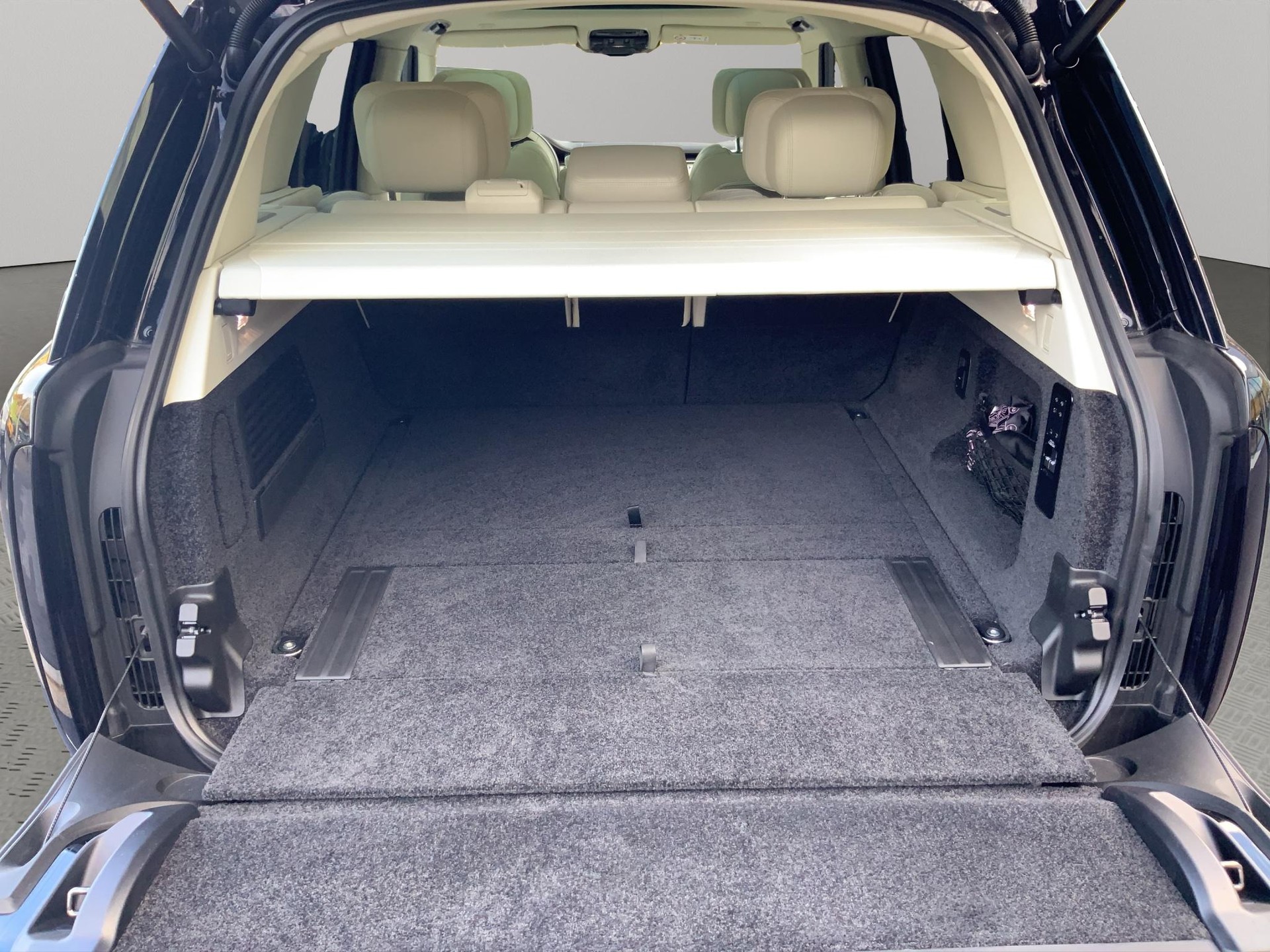 LAND ROVER Range Rover 4.4 V8 SV-image-8