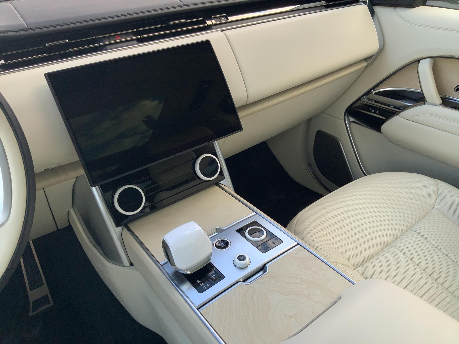 LAND ROVER Range Rover 4.4 V8 SV-image-13