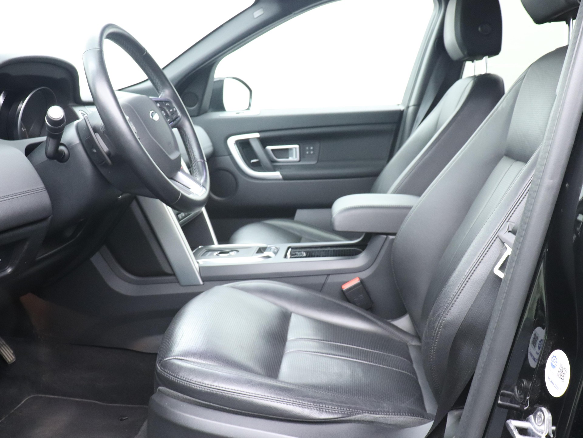 LAND ROVER Discovery Sport 2.0 SD4 HSE-image-2