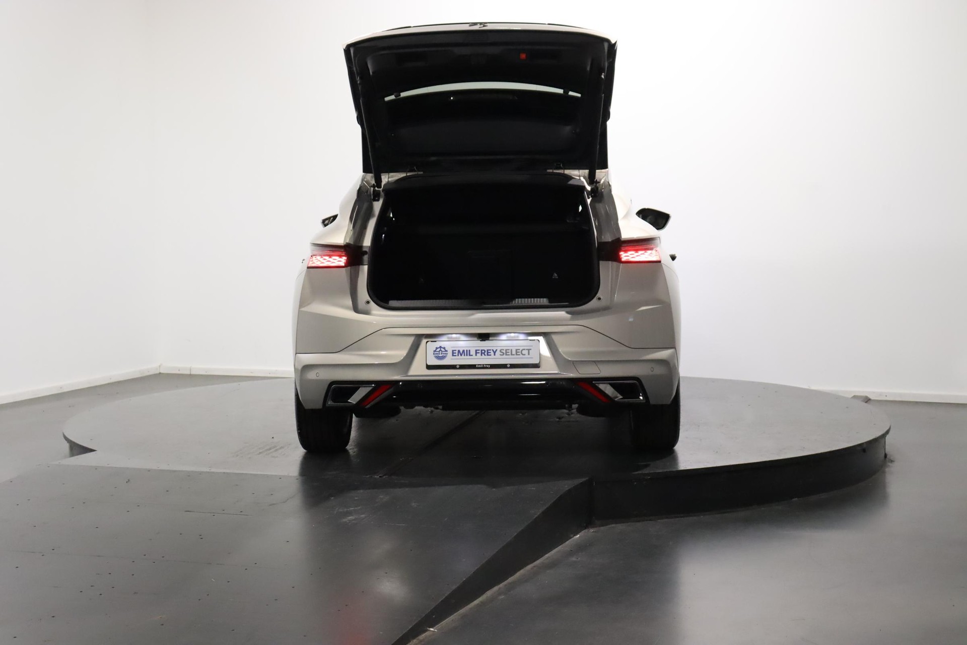 DS AUTOMOBILES 4 1.6 E-Tense Ligne Noire-image-4