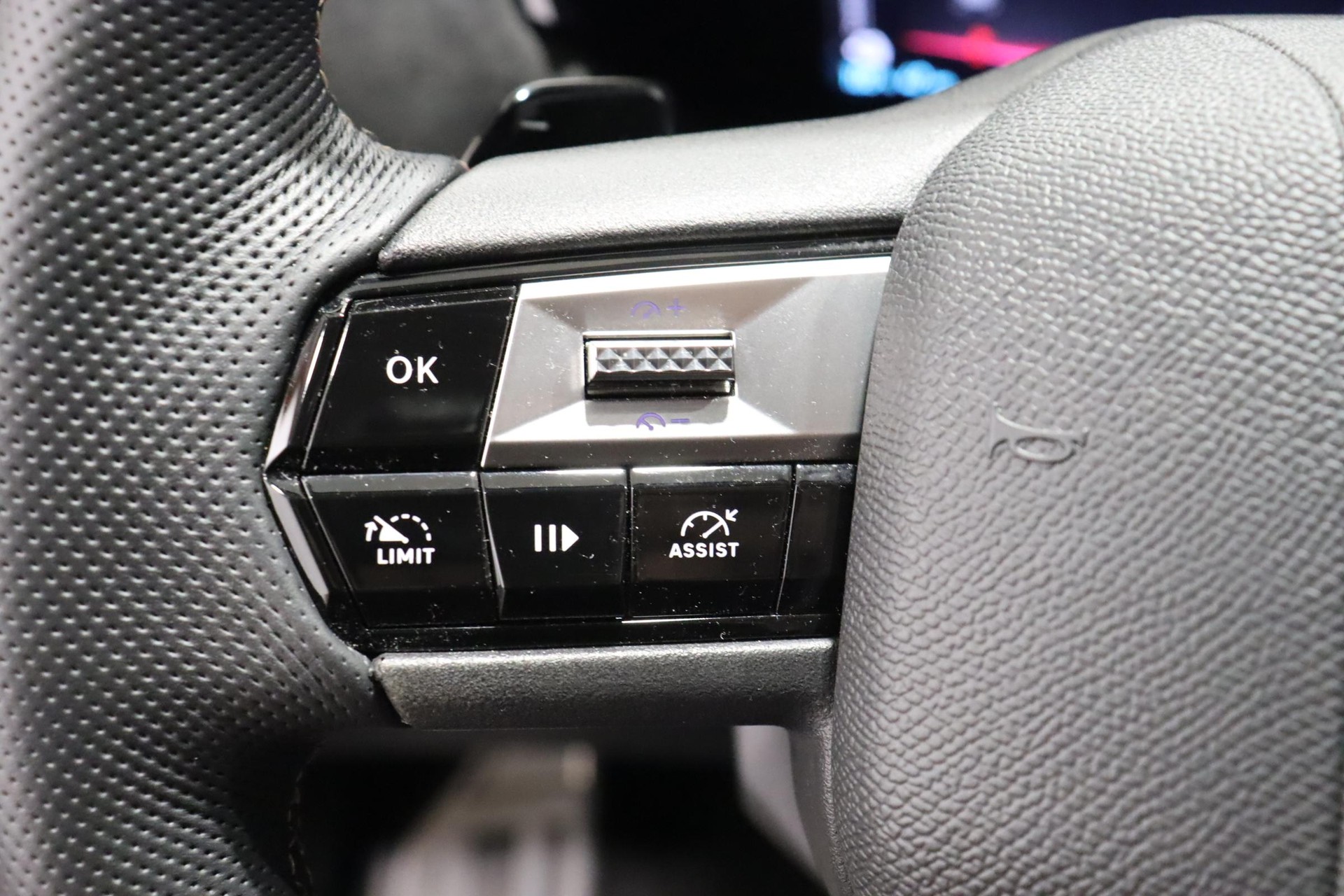 DS AUTOMOBILES 4 1.6 E-Tense Ligne Noire-image-14