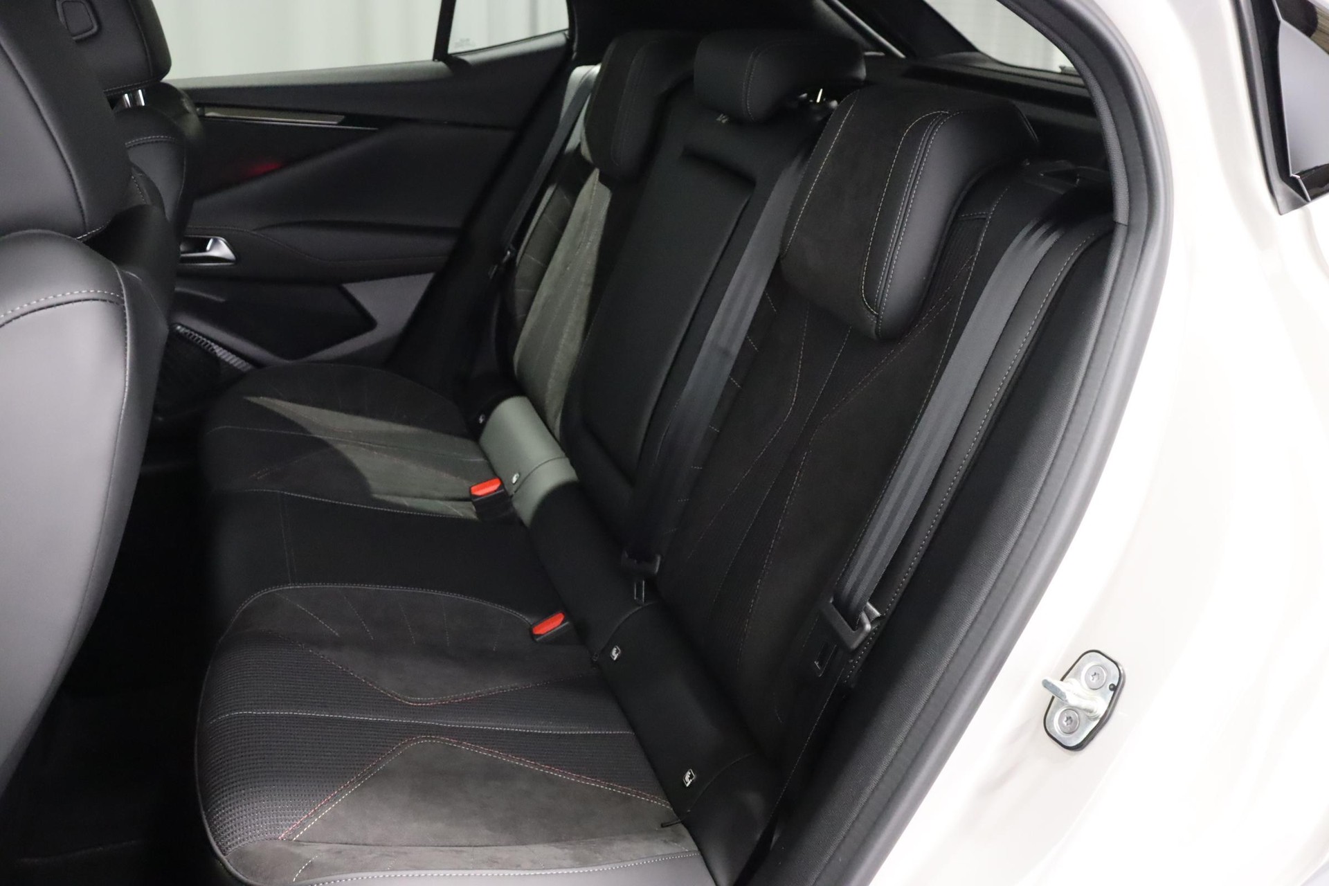 DS AUTOMOBILES 4 1.6 E-Tense Ligne Noire-image-6