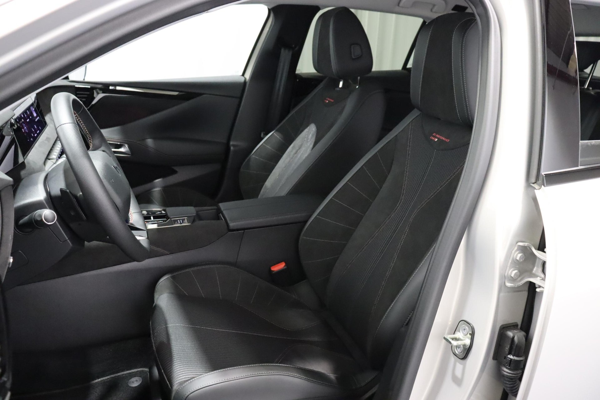 DS AUTOMOBILES 4 1.6 E-Tense Ligne Noire-image-5