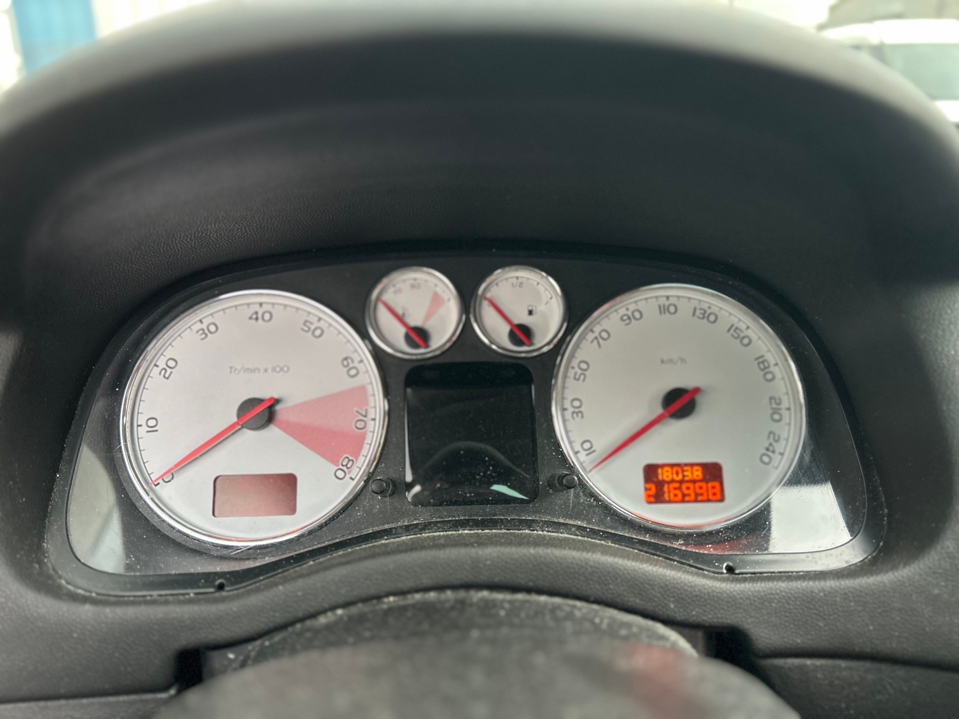 PEUGEOT 307 CC 2.0 16V-image-11