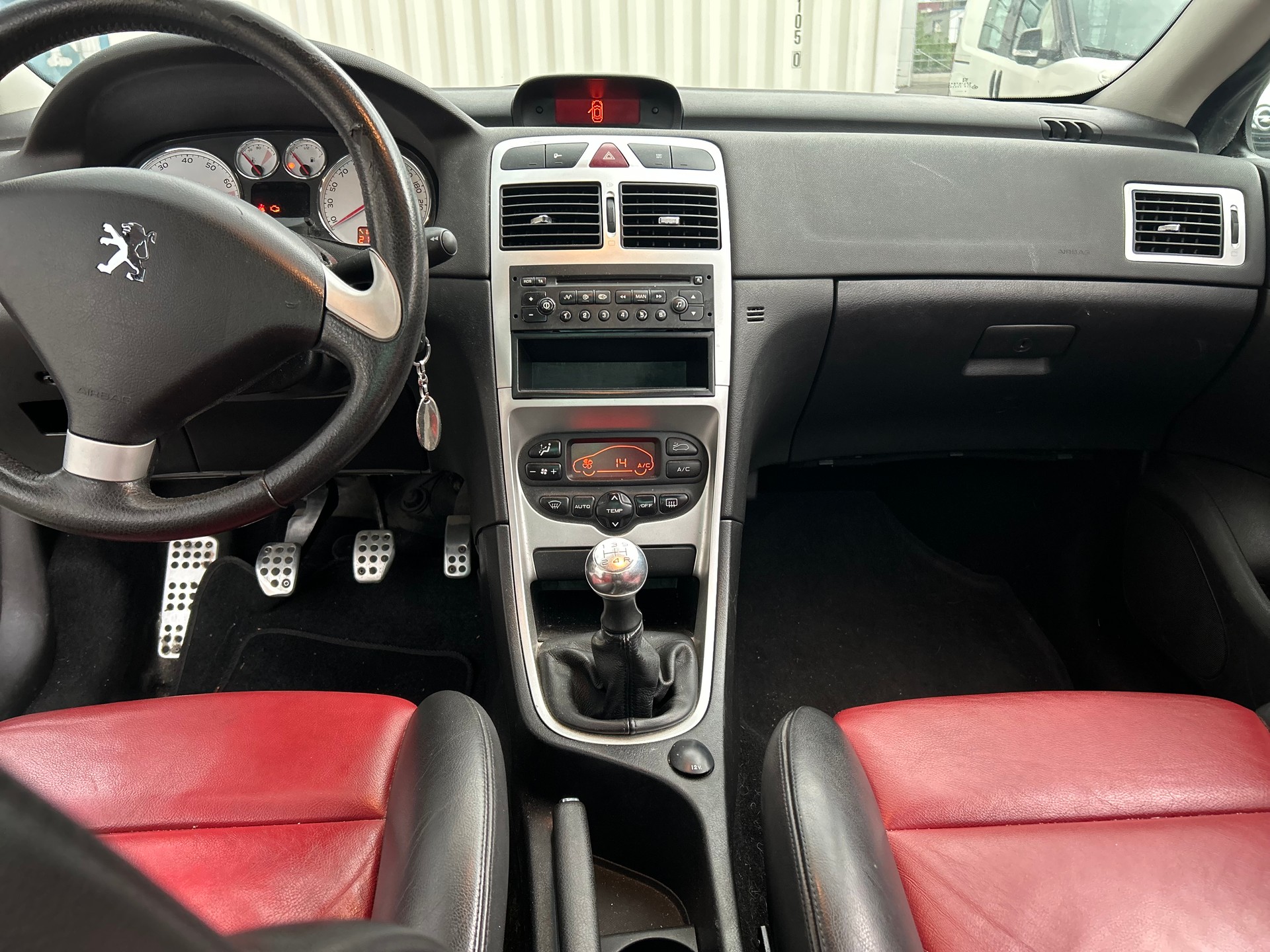 PEUGEOT 307 CC 2.0 16V-image-10