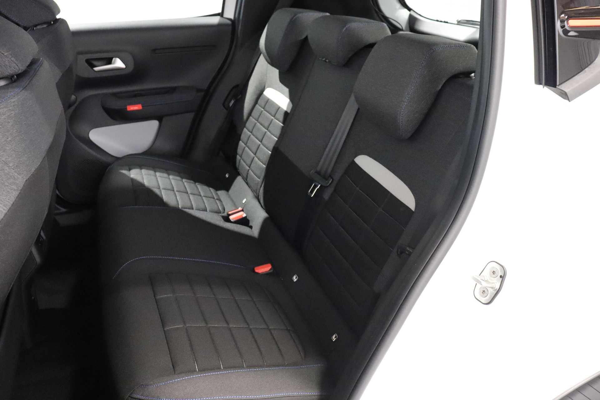 CITROEN C3 1.2 Hybrid Max-image-4