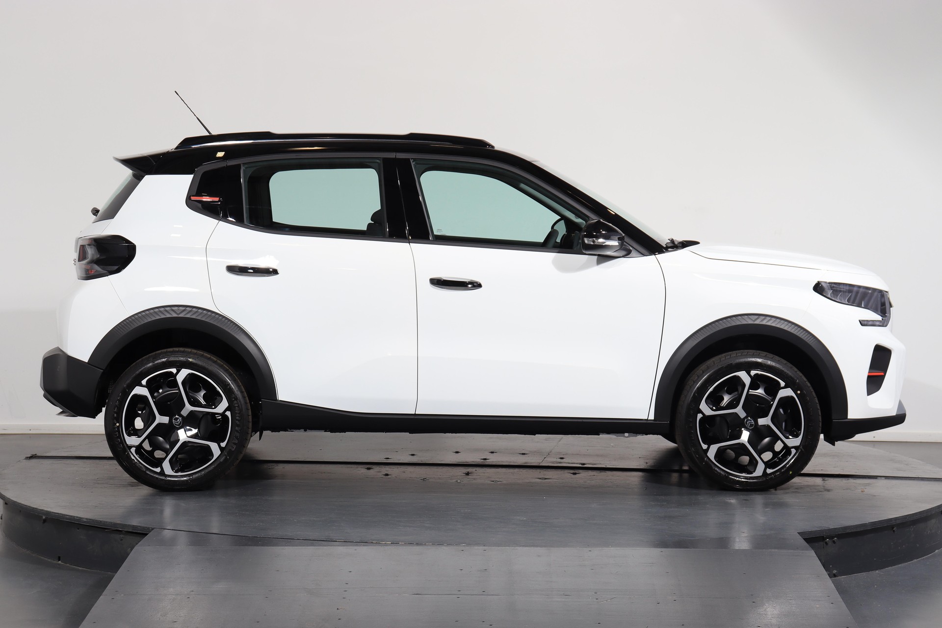 CITROEN C3 1.2 Hybrid Max-image-1