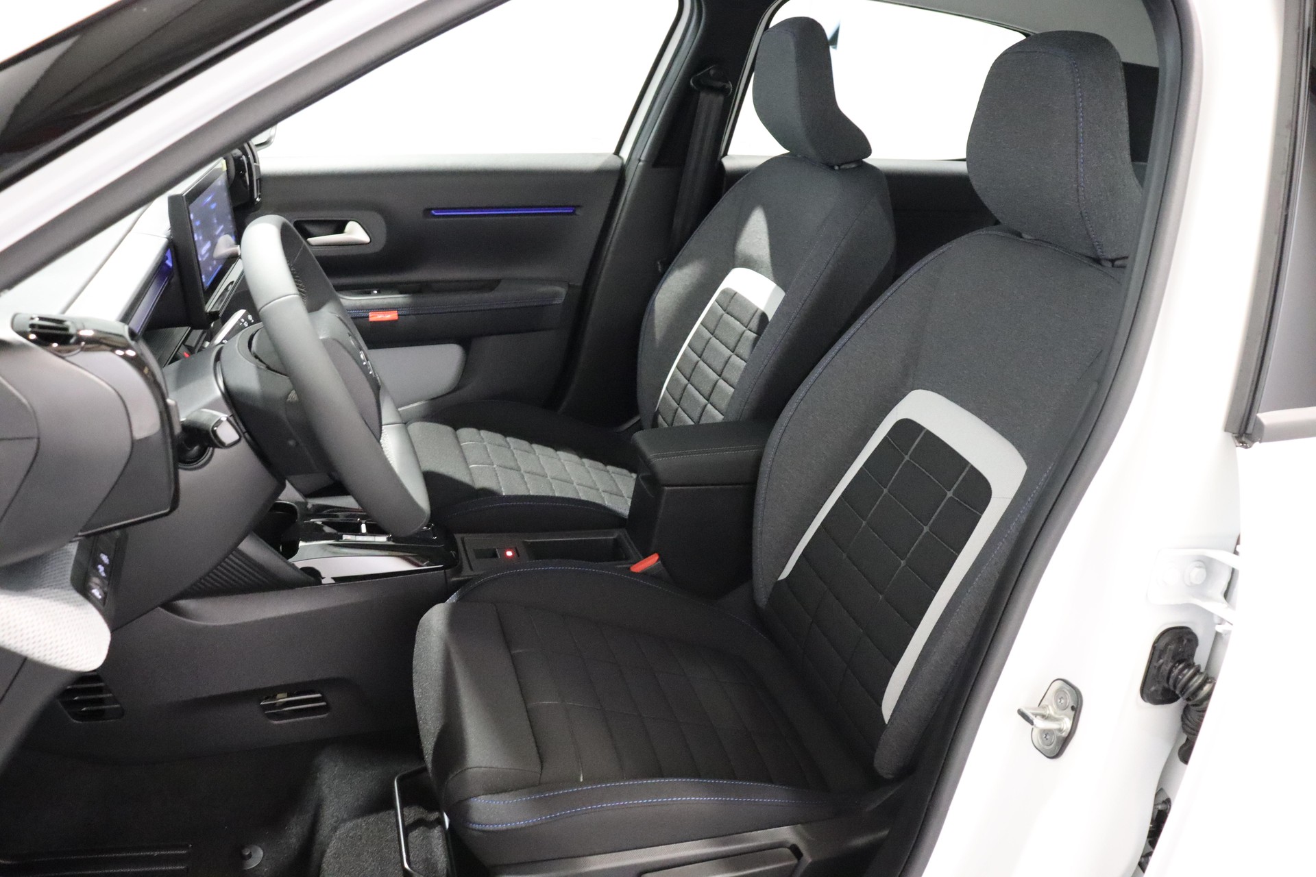 CITROEN C3 1.2 Hybrid Max-image-3