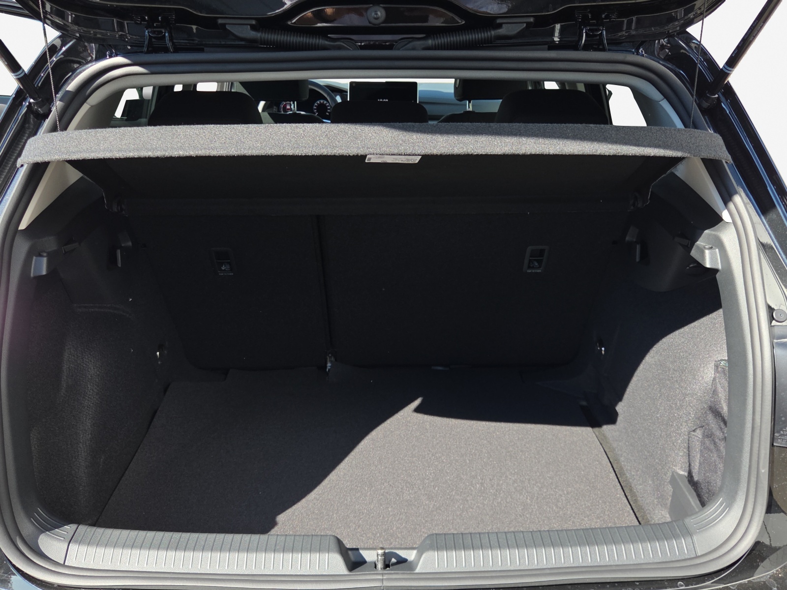 VW Golf 1.5 e TSI mHEV Value DSG-image-12