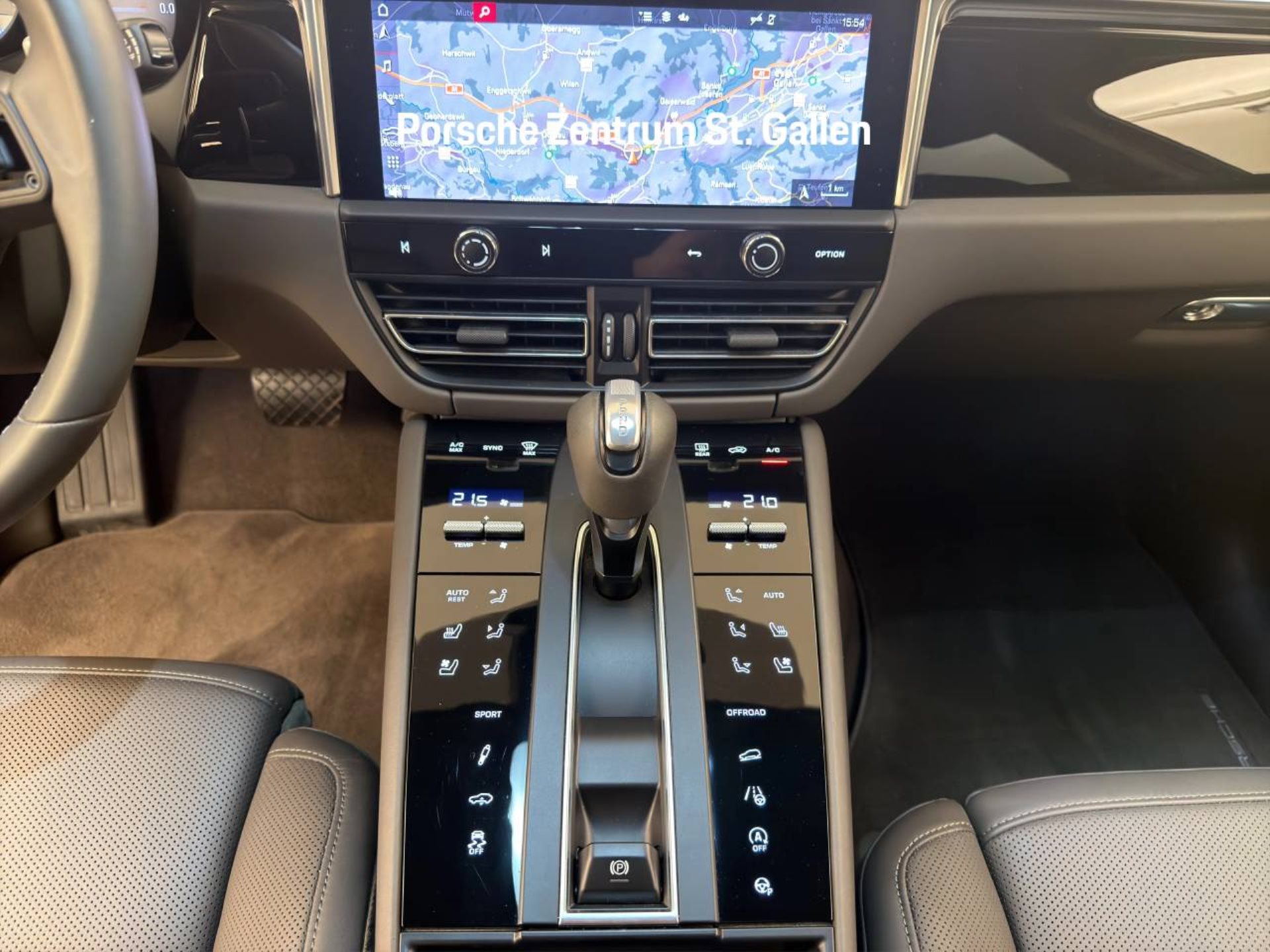 PORSCHE Macan S-image-14