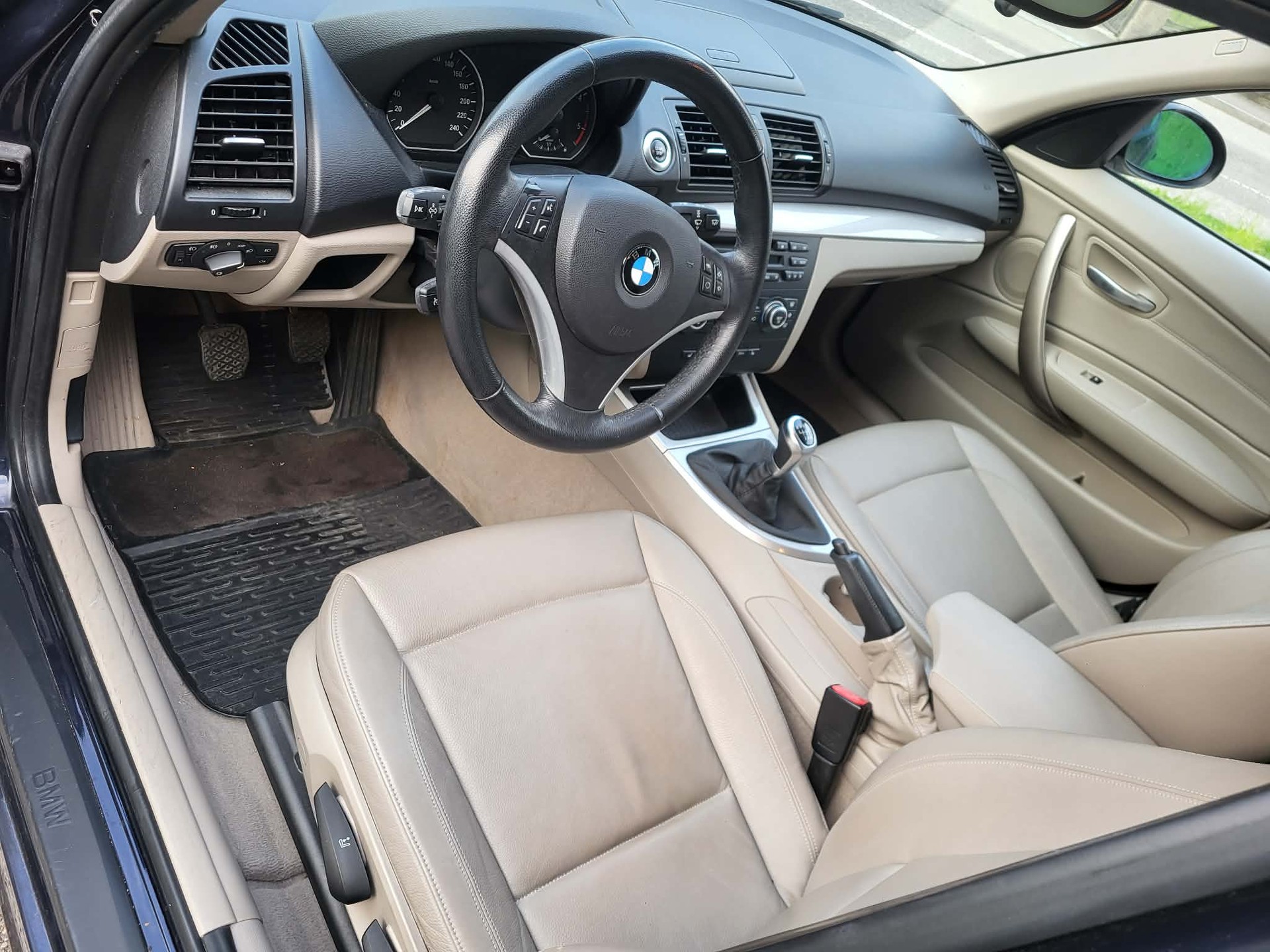 BMW 118d Access-image-8
