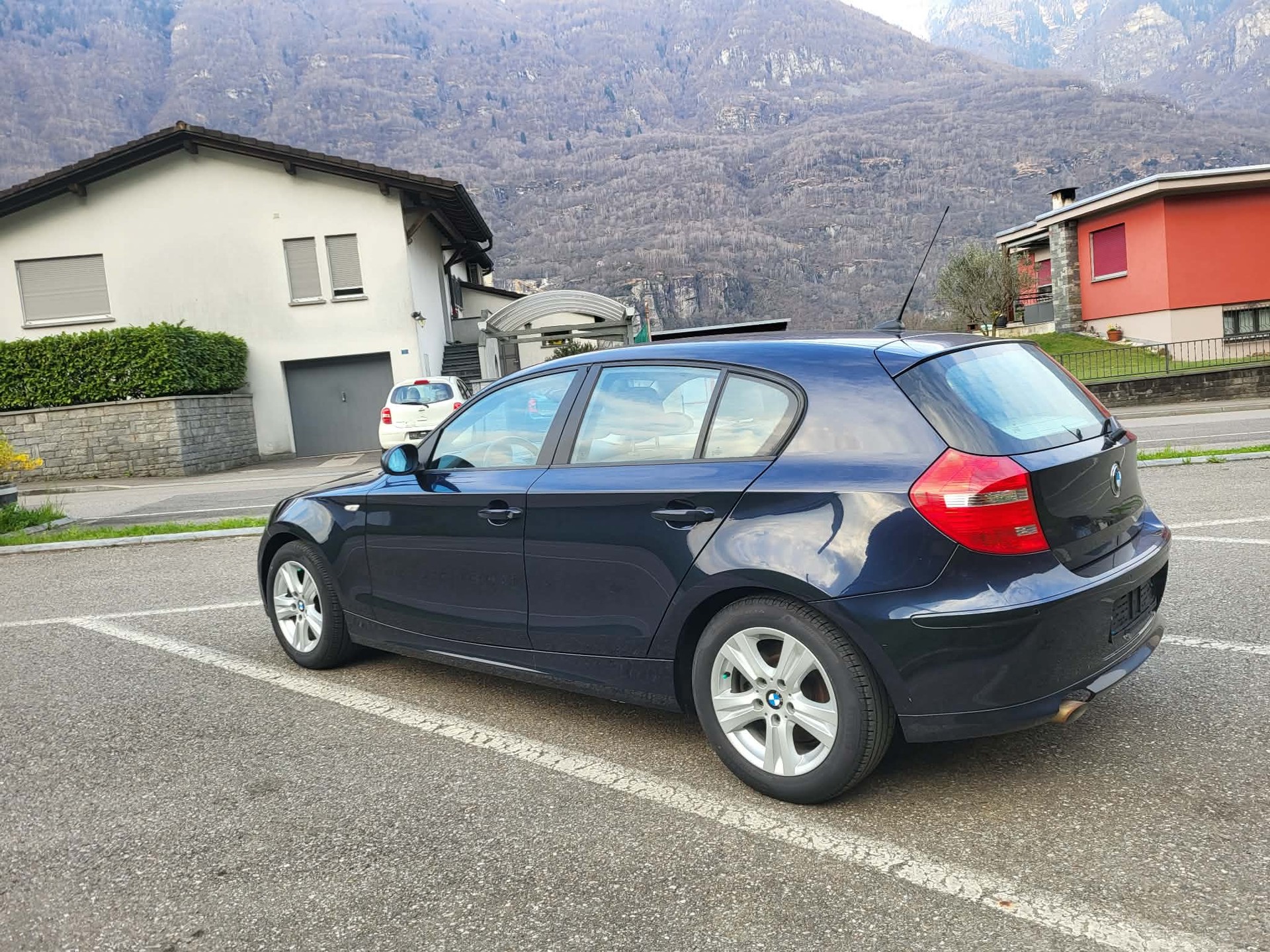 BMW 118d Access-image-3