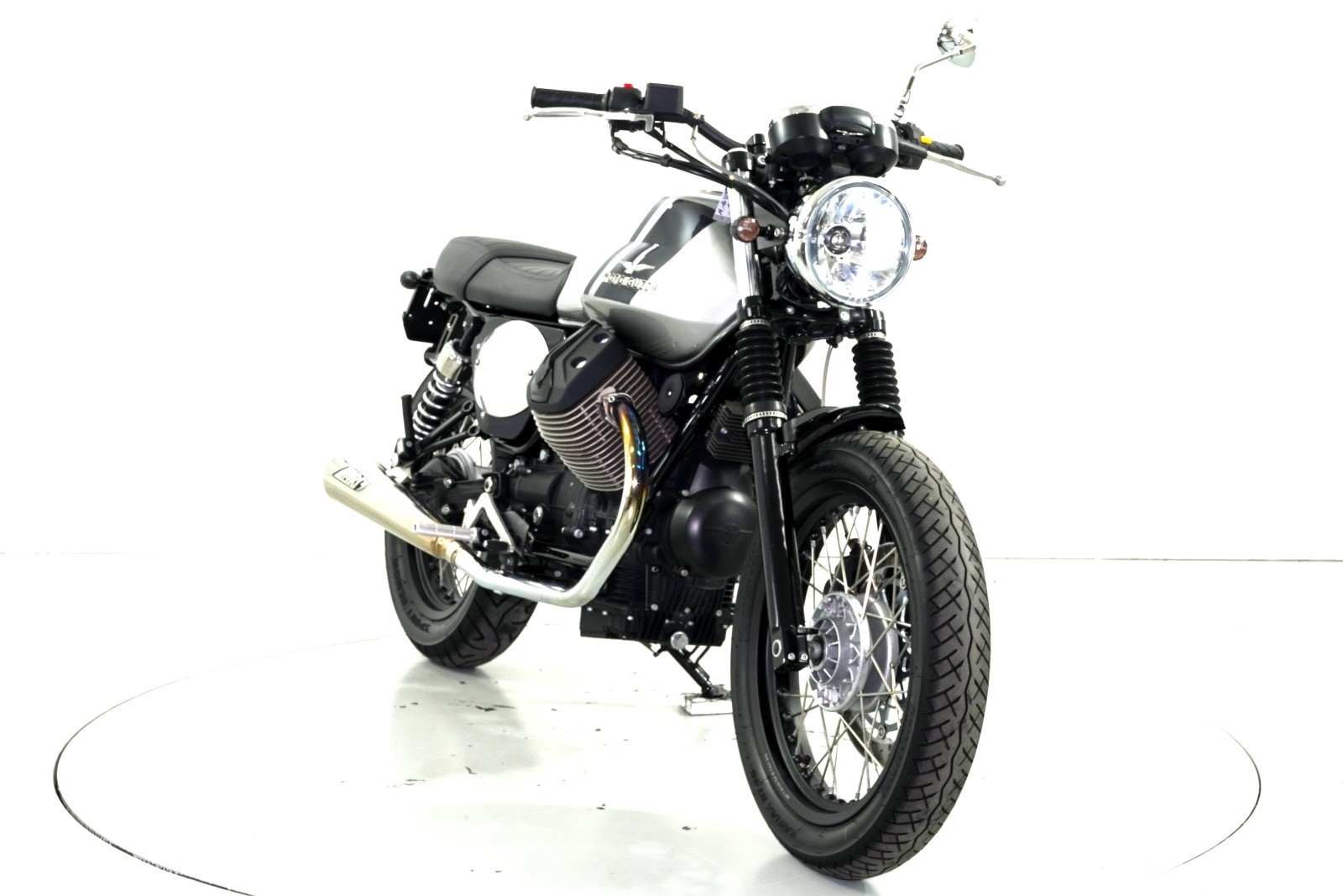 MOTO GUZZI V7 Special-showroom-element-1