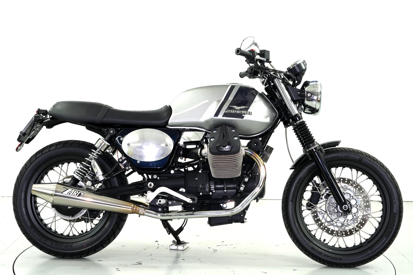 MOTO GUZZI V7 Special-showroom-element-3
