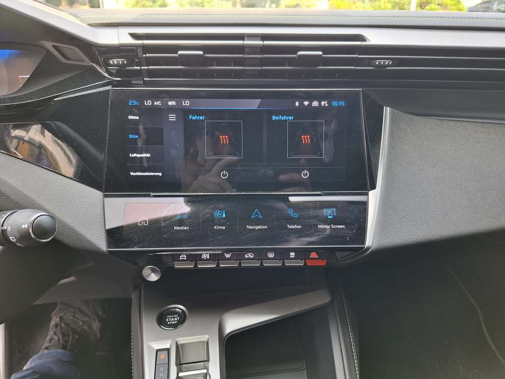 PEUGEOT 308 SW 1.6 PHEV 180 GT-image-12