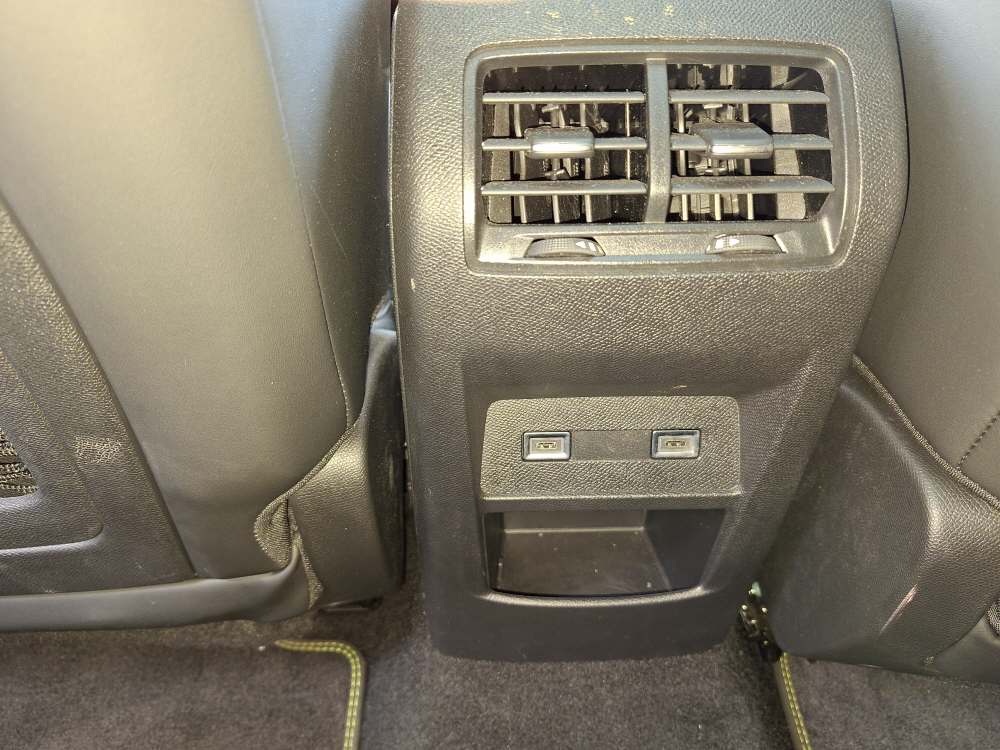 PEUGEOT 308 SW 1.6 PHEV 180 GT-image-24