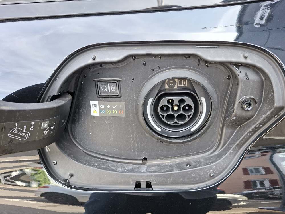 PEUGEOT 308 SW 1.6 PHEV 180 GT-image-22