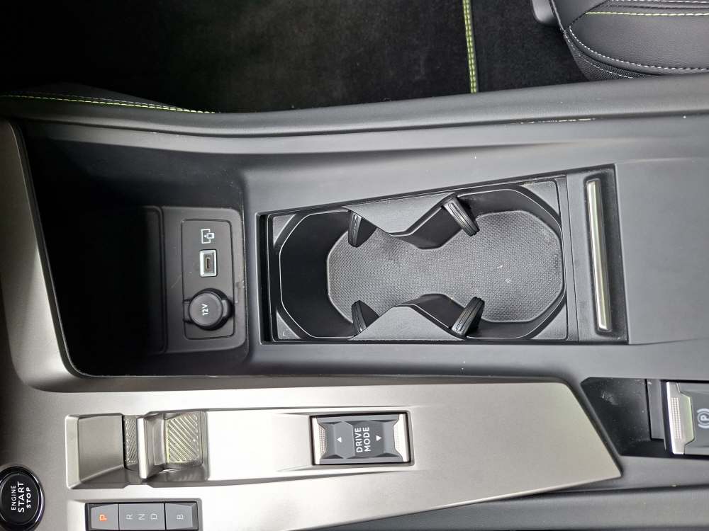 PEUGEOT 308 SW 1.6 PHEV 180 GT-image-20