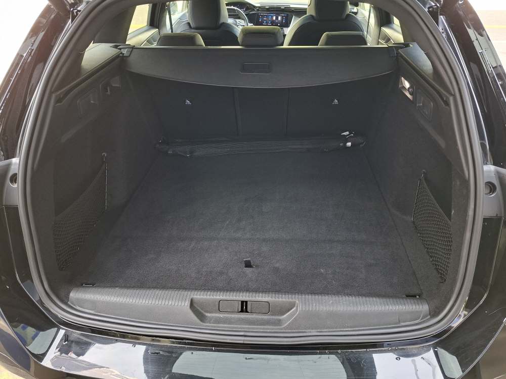 PEUGEOT 308 SW 1.6 PHEV 180 GT-image-8