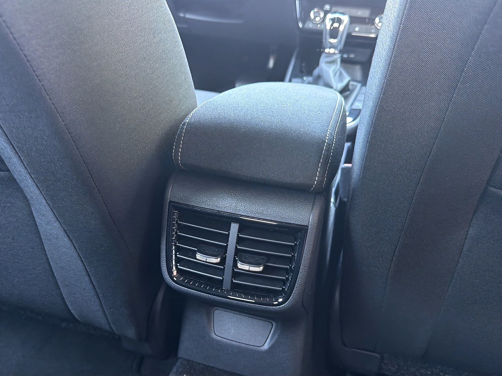 SKODA Fabia 1.0 TSI Classic 2027 DSG-image-17