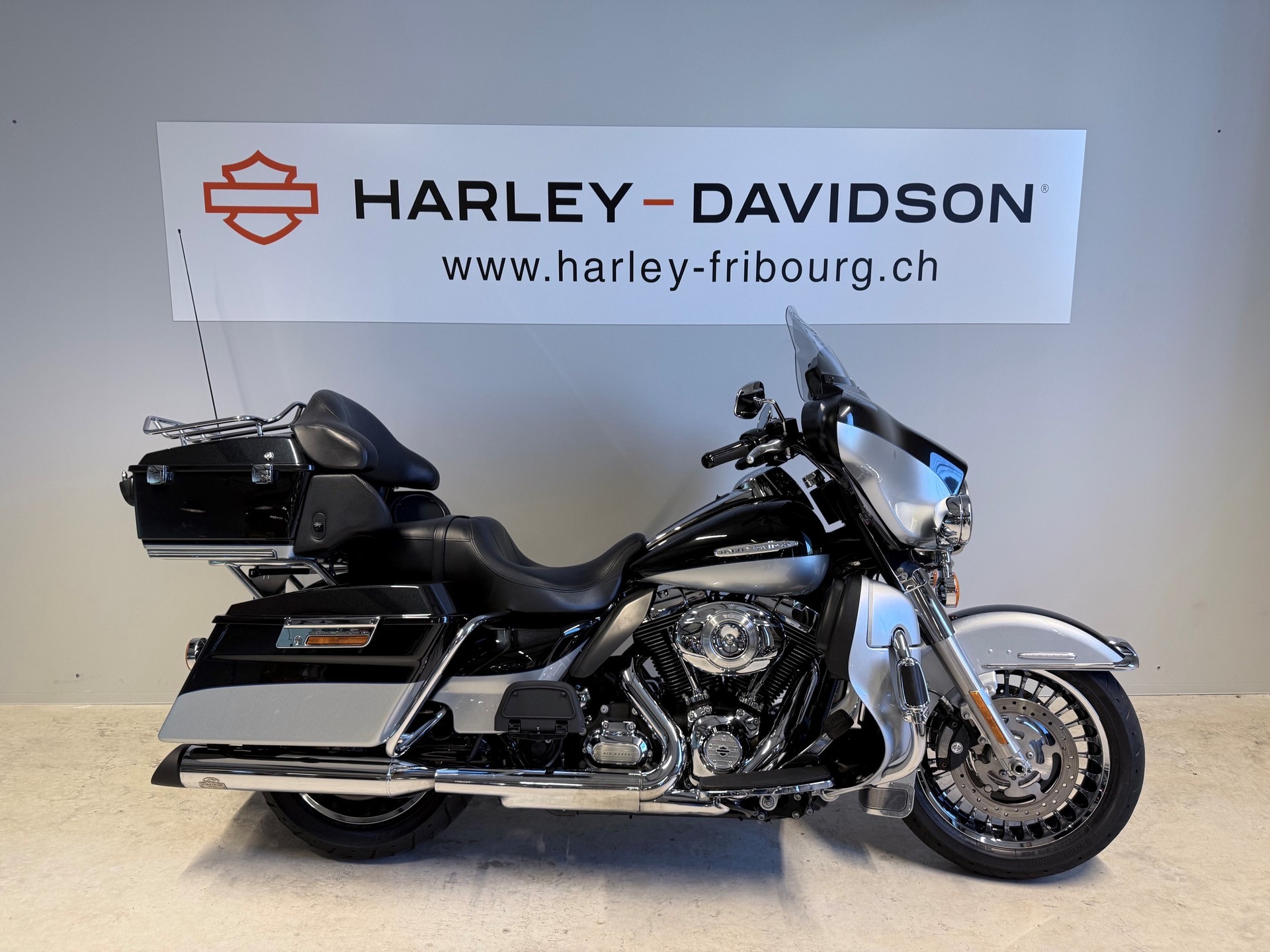 HARLEY-DAVIDSON FLHTK Electra Glide Ultra Limited Anniversary