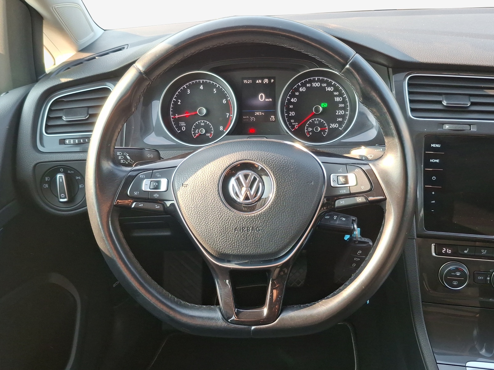 VW Golf 1.5 TSI EVO Comfortline DSG-image-9