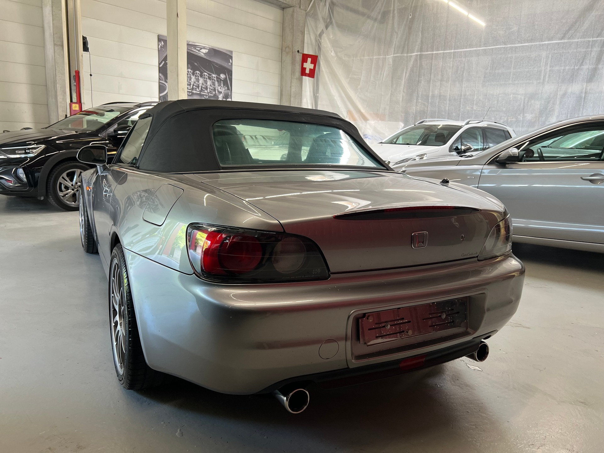 HONDA S2000-showroom-element-3