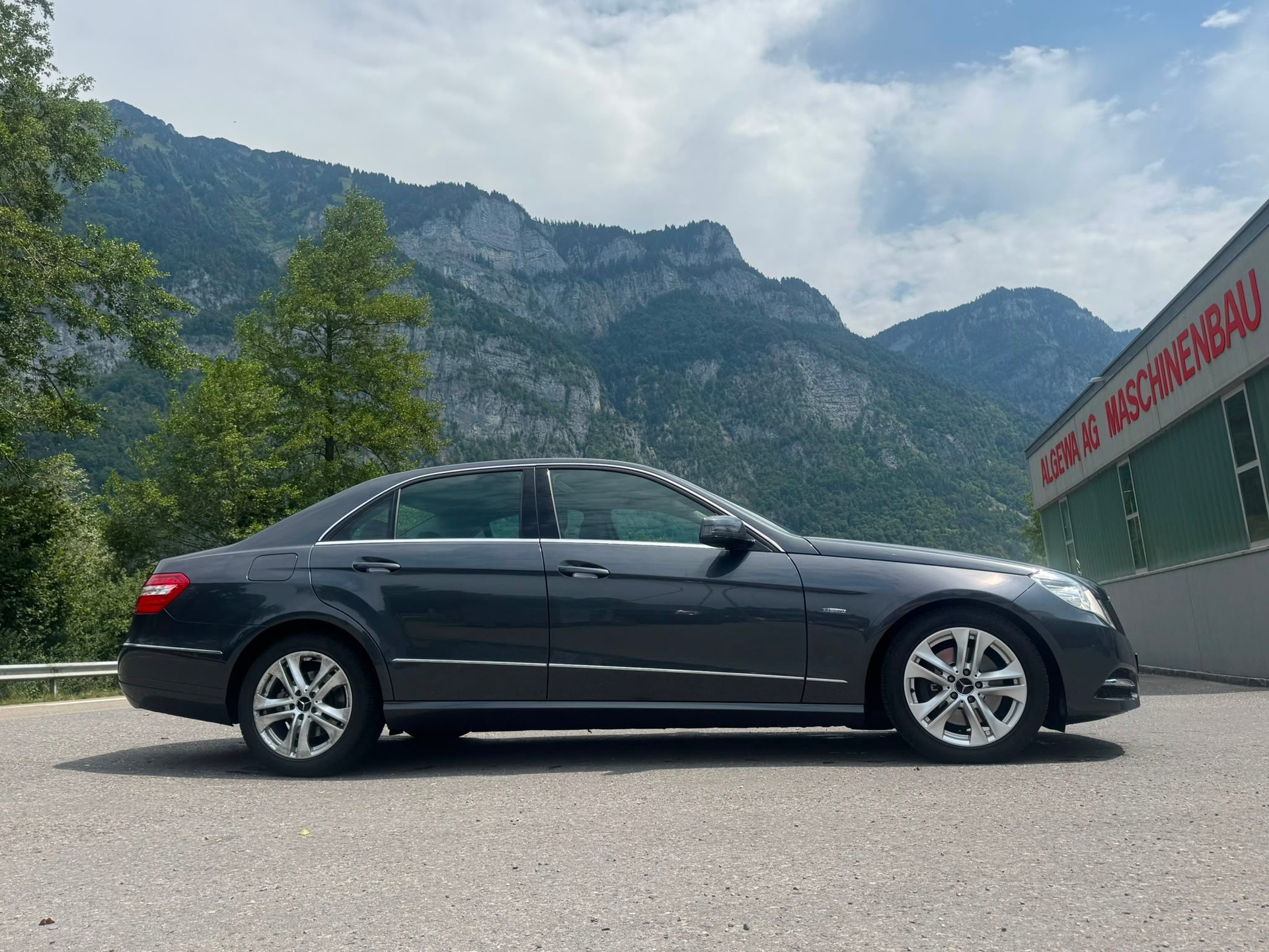MERCEDES-BENZ E 350 CDI BlueEfficiency 4Matic 7G-Tronic-image-5