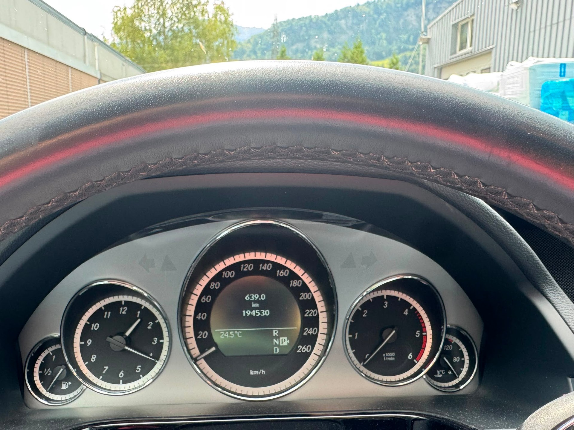 MERCEDES-BENZ E 350 CDI BlueEfficiency 4Matic 7G-Tronic-image-15