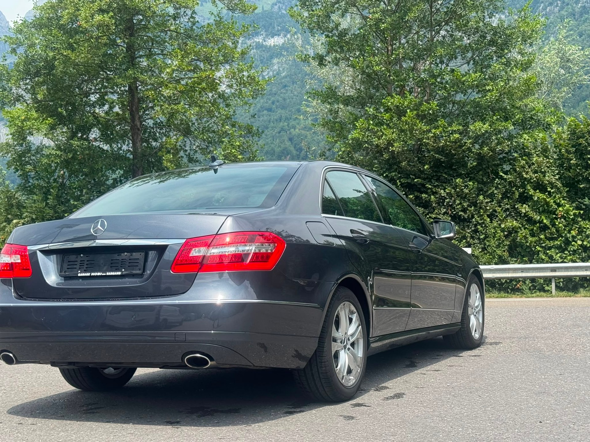 MERCEDES-BENZ E 350 CDI BlueEfficiency 4Matic 7G-Tronic-image-4