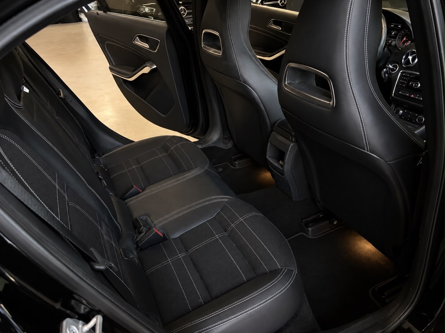 MERCEDES-BENZ A 180 7G-DCT-image-15