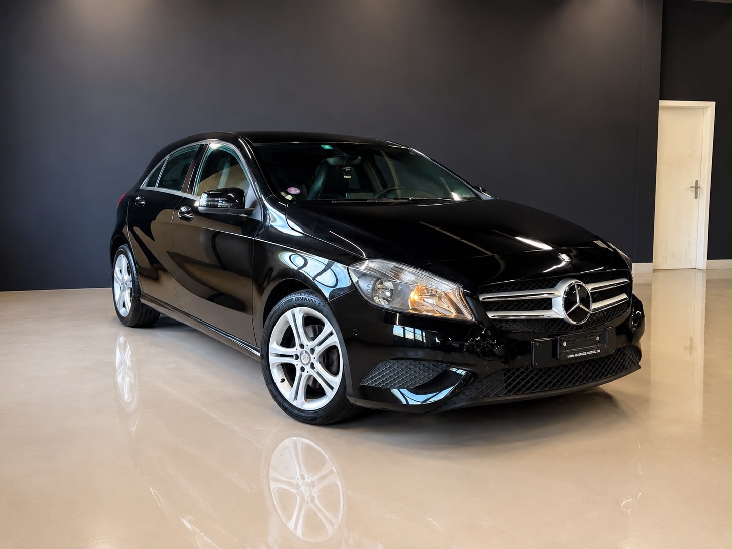 MERCEDES-BENZ A 180 7G-DCT-image-3