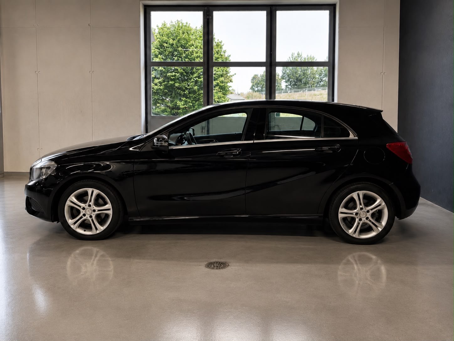 MERCEDES-BENZ A 180 7G-DCT-image-7