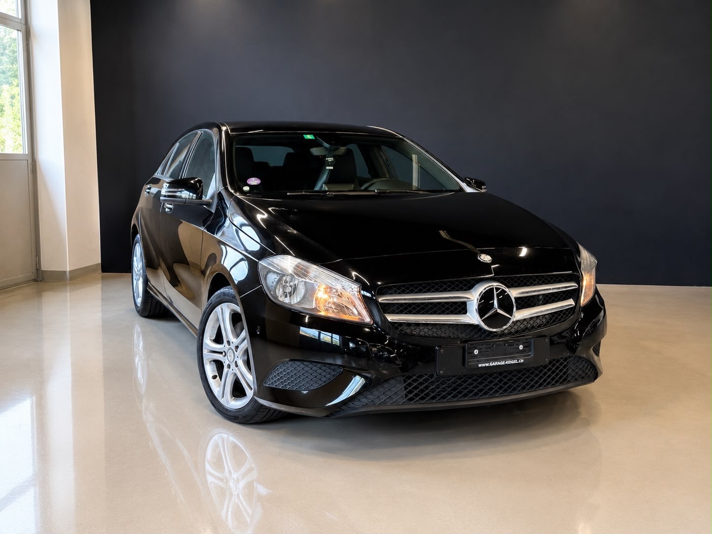 MERCEDES-BENZ A 180 7G-DCT-image-5
